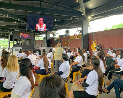 mujeres fundación foto